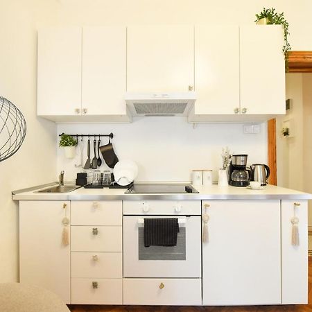 Vintage Elegance, Modern Comfort: 1Br Apartment Overlooking Calea Victoriei Букурещ Екстериор снимка