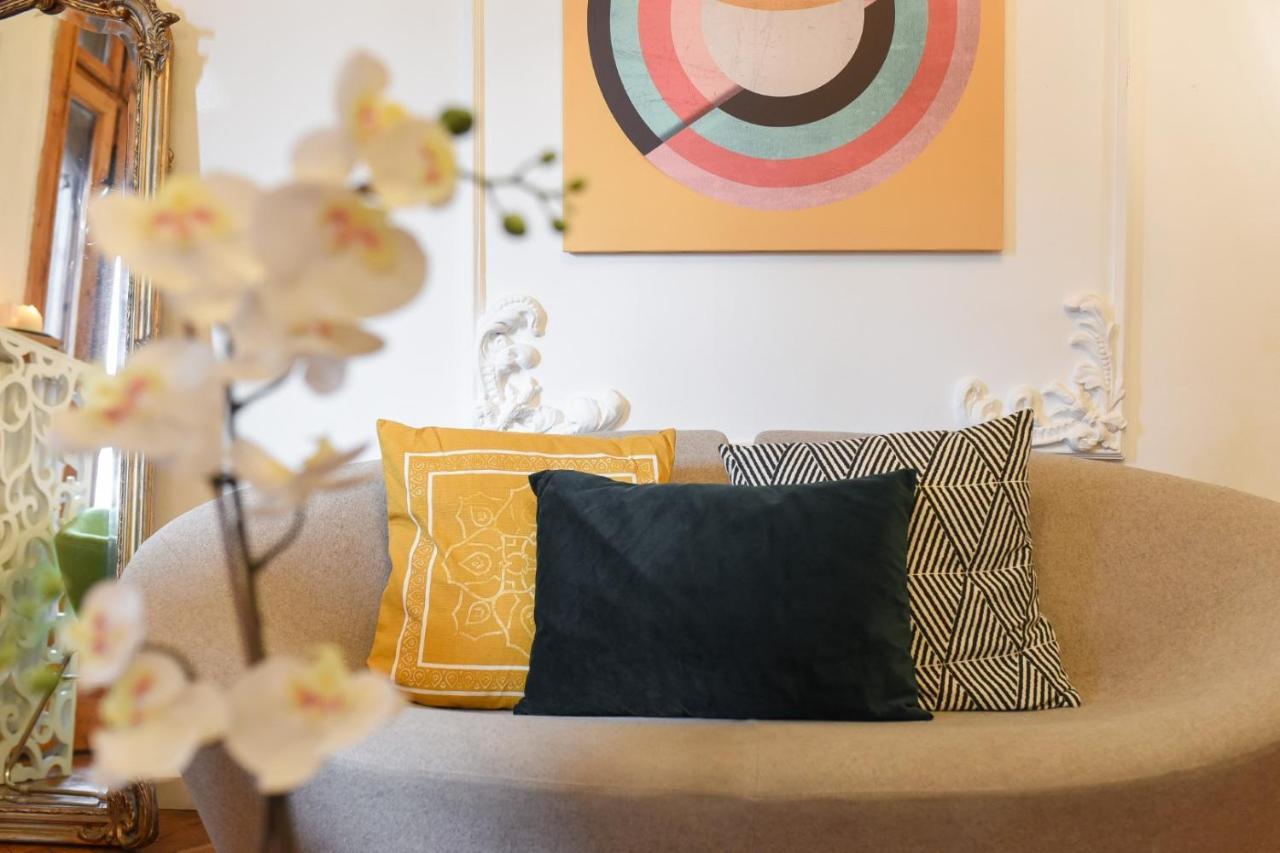 Vintage Elegance, Modern Comfort: 1Br Apartment Overlooking Calea Victoriei Букурещ Екстериор снимка