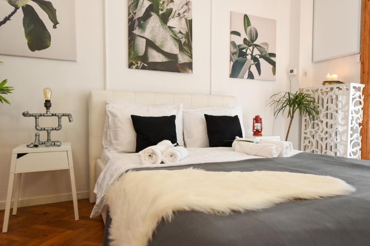 Vintage Elegance, Modern Comfort: 1Br Apartment Overlooking Calea Victoriei Букурещ Екстериор снимка