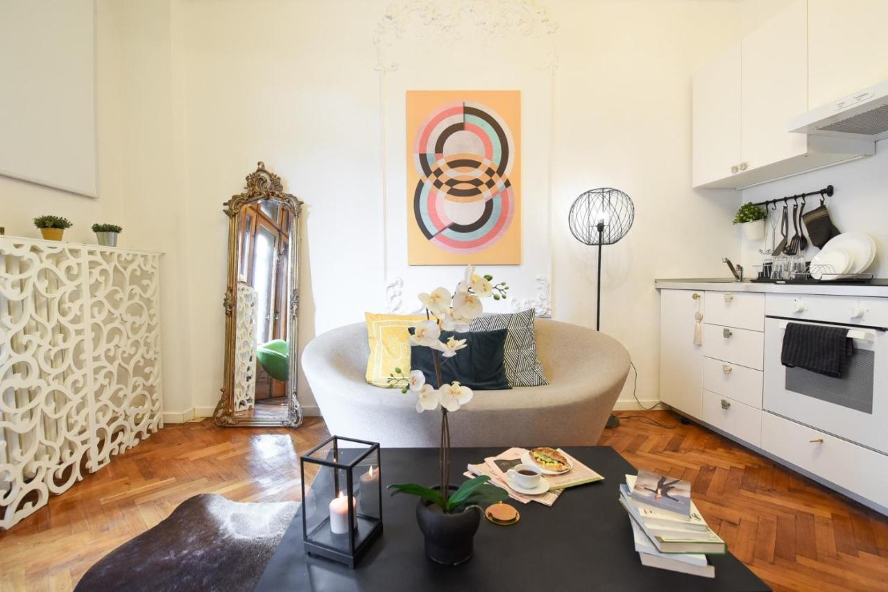 Vintage Elegance, Modern Comfort: 1Br Apartment Overlooking Calea Victoriei Букурещ Екстериор снимка