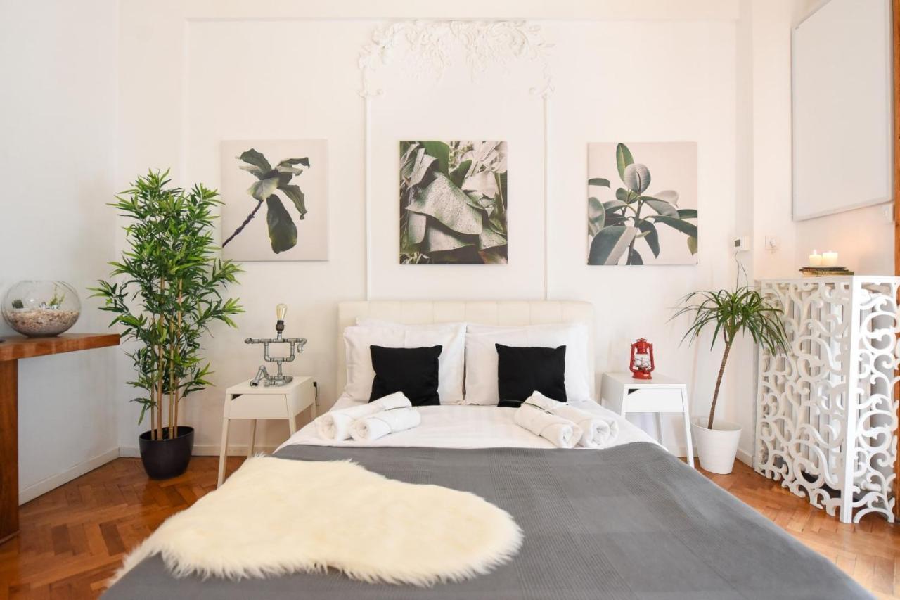 Vintage Elegance, Modern Comfort: 1Br Apartment Overlooking Calea Victoriei Букурещ Екстериор снимка