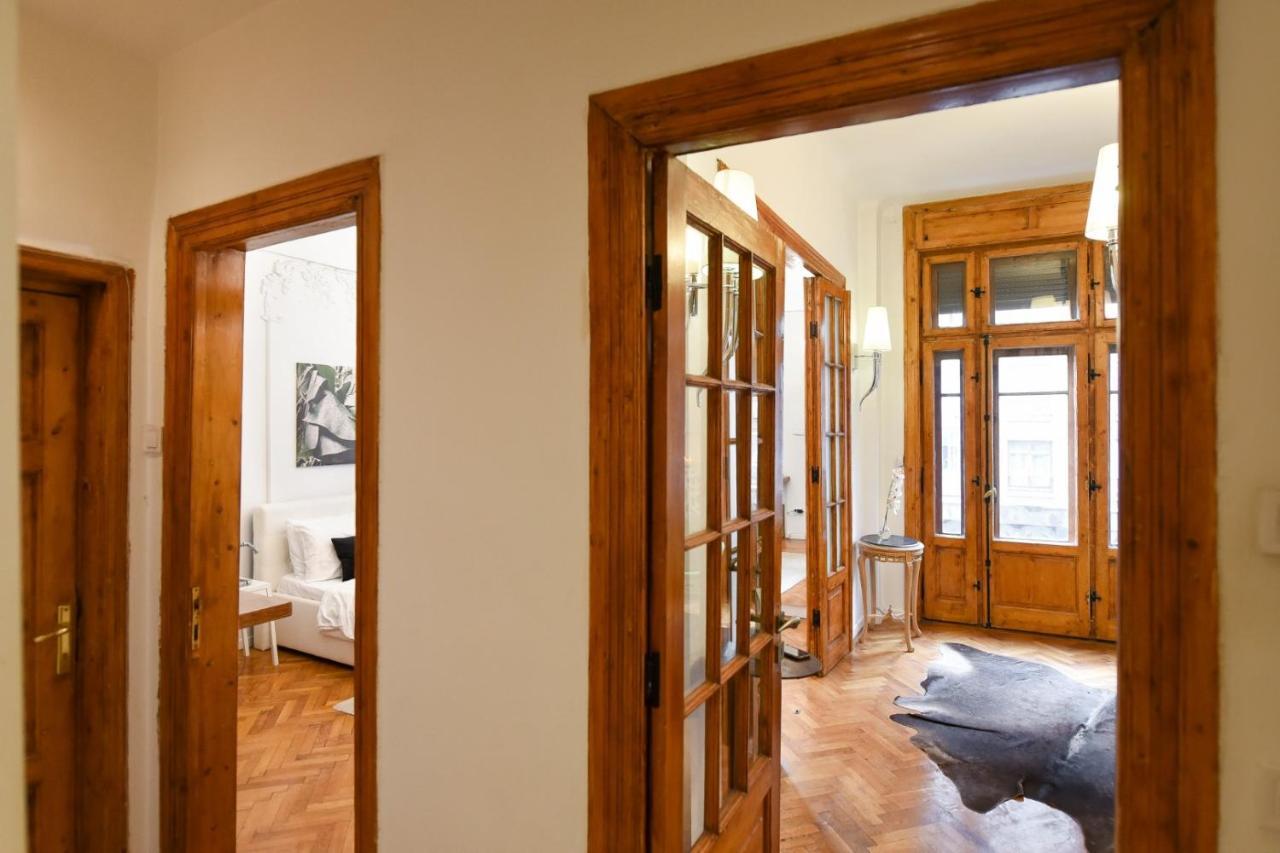 Vintage Elegance, Modern Comfort: 1Br Apartment Overlooking Calea Victoriei Букурещ Екстериор снимка